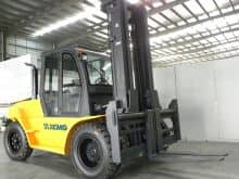 XCMG 7 ton diesel forklifts tractor FD70T with side shifter for sale